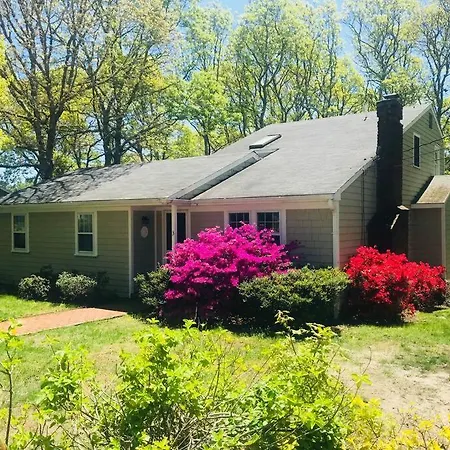 Adorable Cape Beach House.3 Min Walk To Beach! Renovated